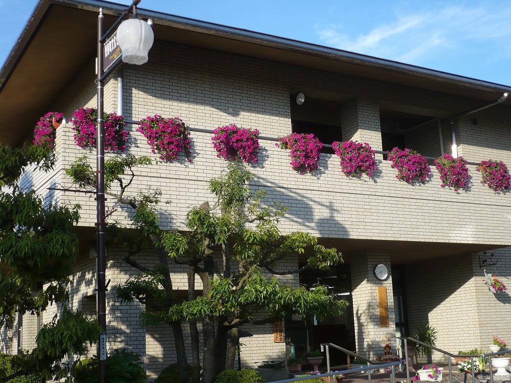 愛東図書館