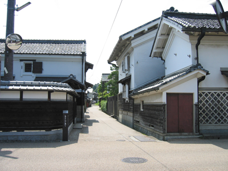 五個荘金堂町の町並み　花筏通