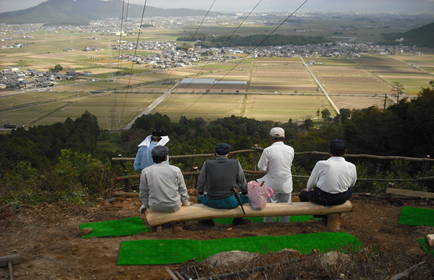 雪野山散策ガイド事業（展望台の設置）の写真