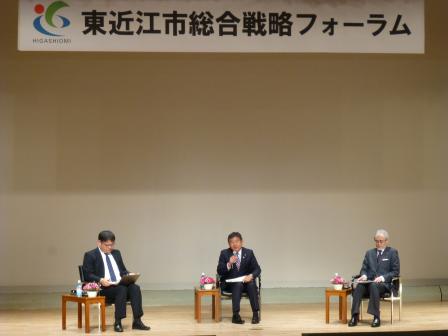 龍谷大学学長らと市長のクロストーク風景